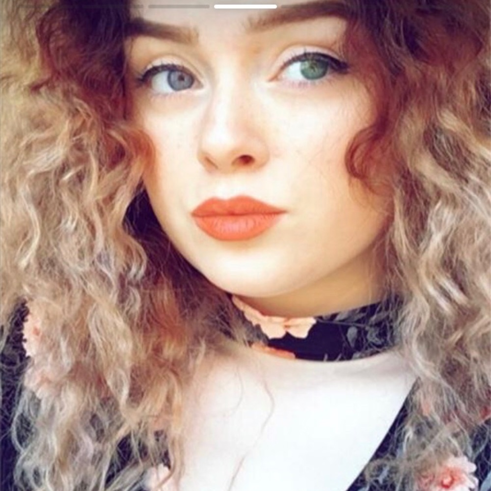 Meet your Posher, Iris